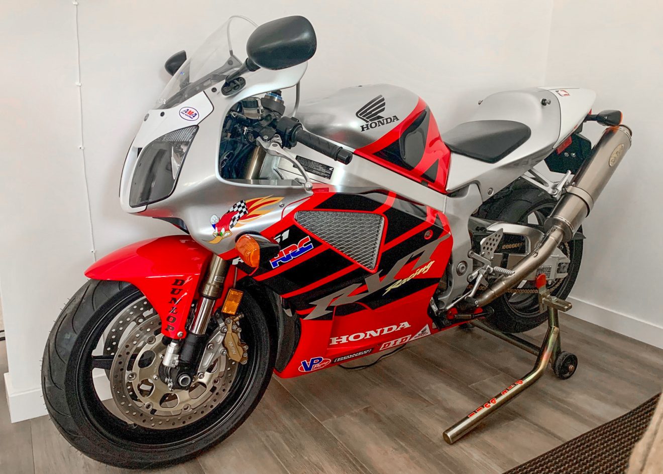 2004 Honda RC51 Nicky Hayden Edition – Iconic Motorbike Auctions