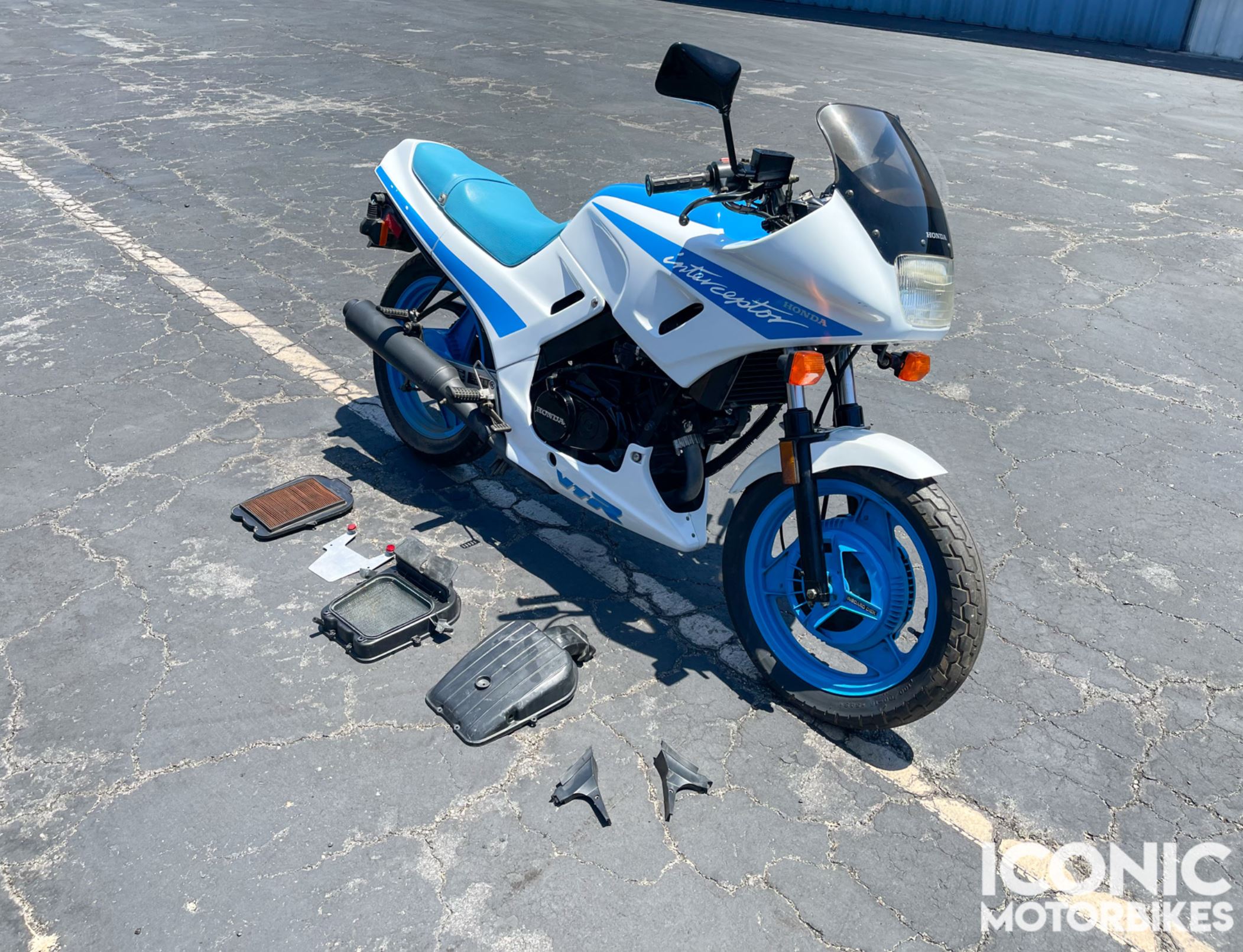 No Reserve – 1988 Honda VTR250 Project – Iconic Motorbike Auctions