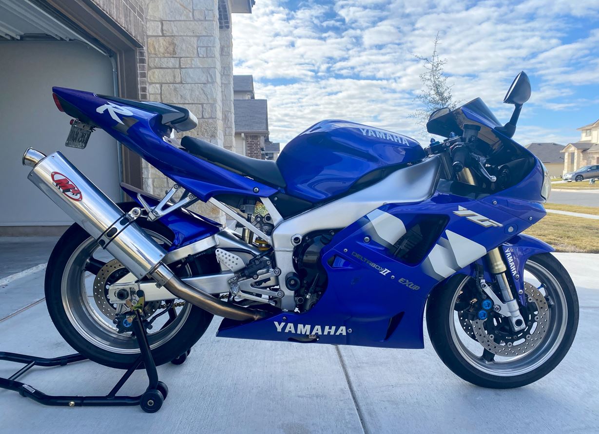 R1 - Motorcycles - Yamaha Motor