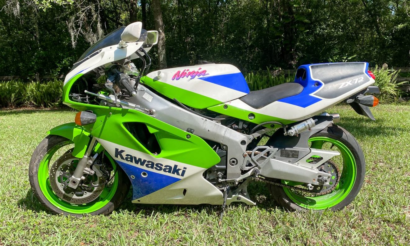 1992 Kawasaki Ninja ZX-7R Project – Iconic Motorbike Auctions