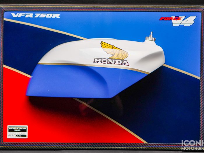 No Reserve - Parc Ferme Tank Wall Art – Honda VFR 750R RC30