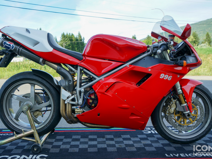 2001 Ducati 996
