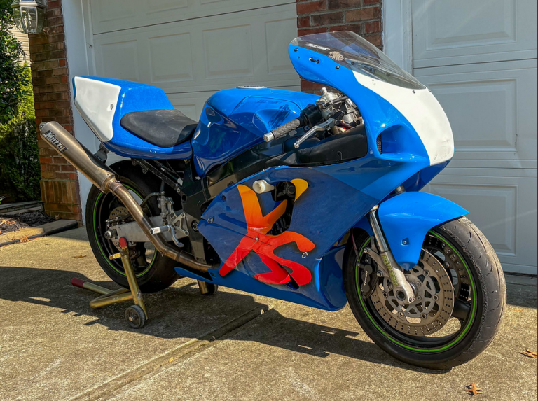 No Reserve – 1997 Kawasaki ZX-7R Project – Iconic Motorbike Auctions