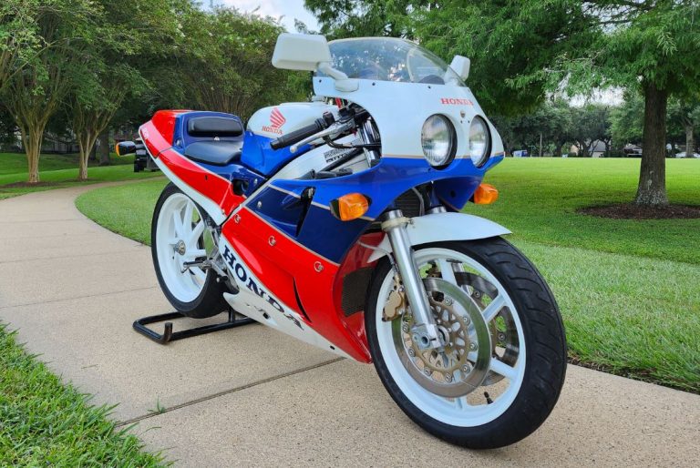 RC30 – Iconic Motorbike Auctions