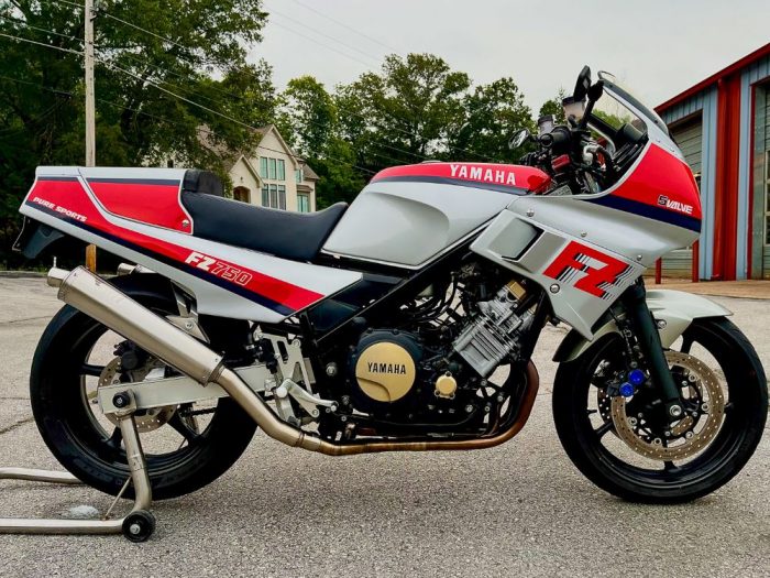 1985 Yamaha FZ750