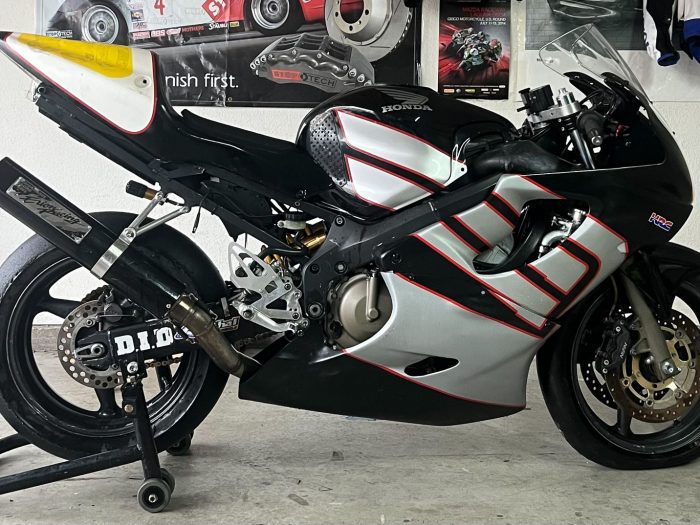 2001 Honda CBR600F4i Project - Erion Racing Ridden By Roger Lee Hayden