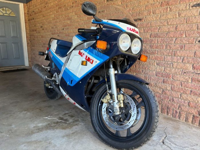 1986 Suzuki GSX-R1100