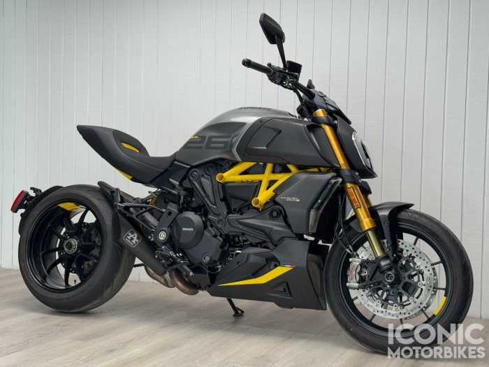 2022 Ducati Diavel 1260 S Black and Steel