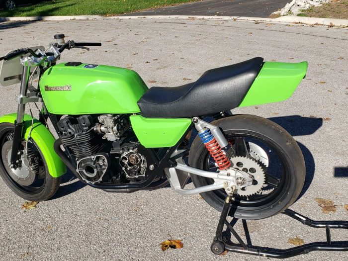 1982 Kawasaki KZ1000R S1 Tribute Project