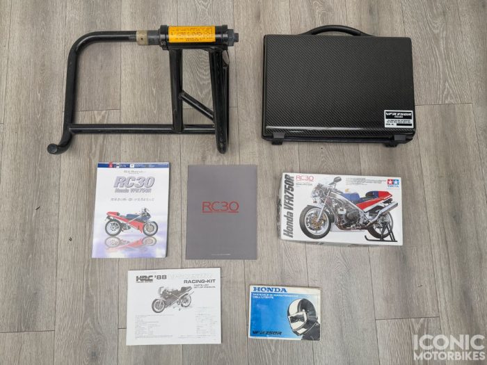No Reserve - Honda RC30 Stand and Memorabilia
