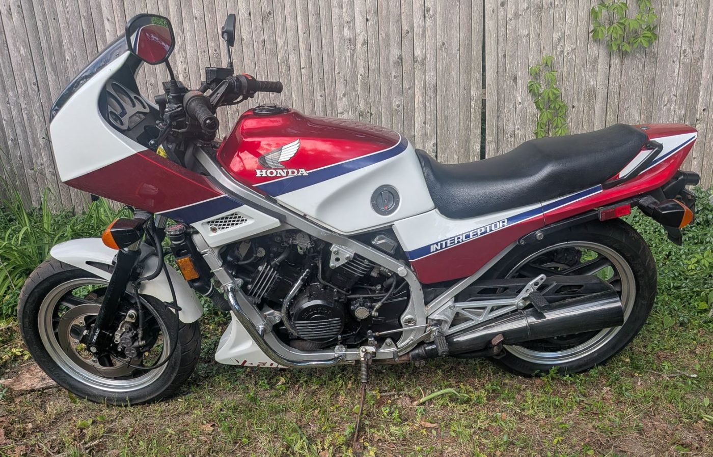 1985 Honda VF700F Interceptor – Iconic Motorbike Auctions