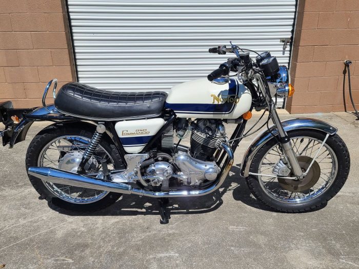 1974 Norton Commando 850