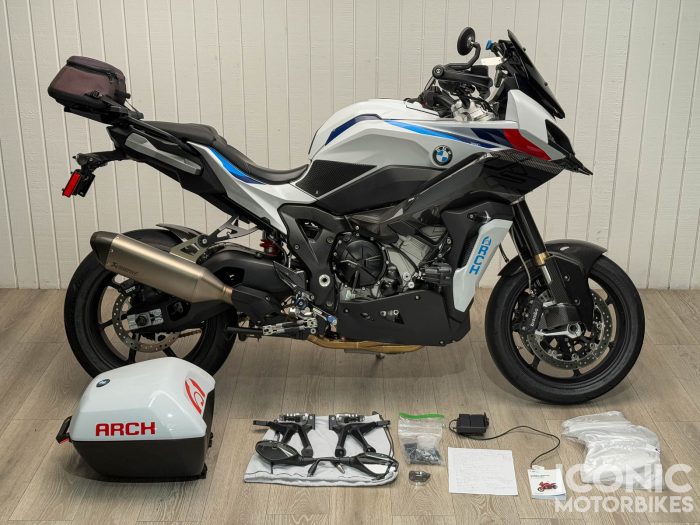 2022 BMW S1000XR