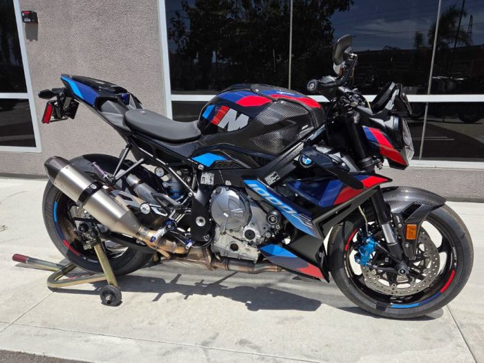 2024 BMW M1000R