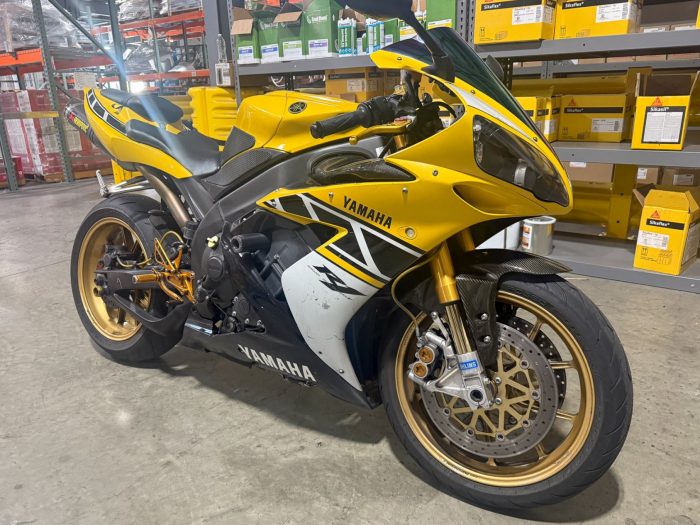 2006 Yamaha R1 LE #220/500